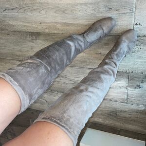 Chinese Laundry Pull On Grey Boots size 7 (37.5)